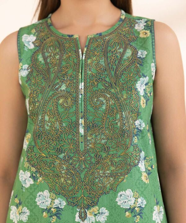 SAPPHIRE | UNSTITCHED 3 PIECE EMBROIDERED COTTON SUIT